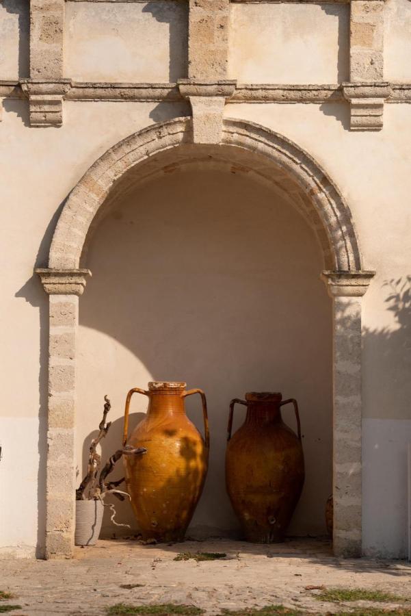 Villa Encantamiento - Dimora Gelsomino - Masseria Storica Nel Cuore Della Puglia Con Piscina Latiano Exterior foto
